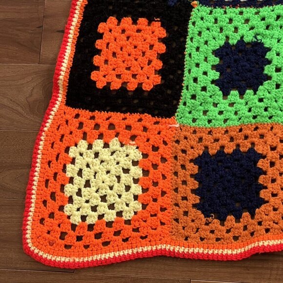 Vtg Crocheted Roseanne Granny Square Afghan Throw 63 x 59 Bold Colors - Picture 2 of 10